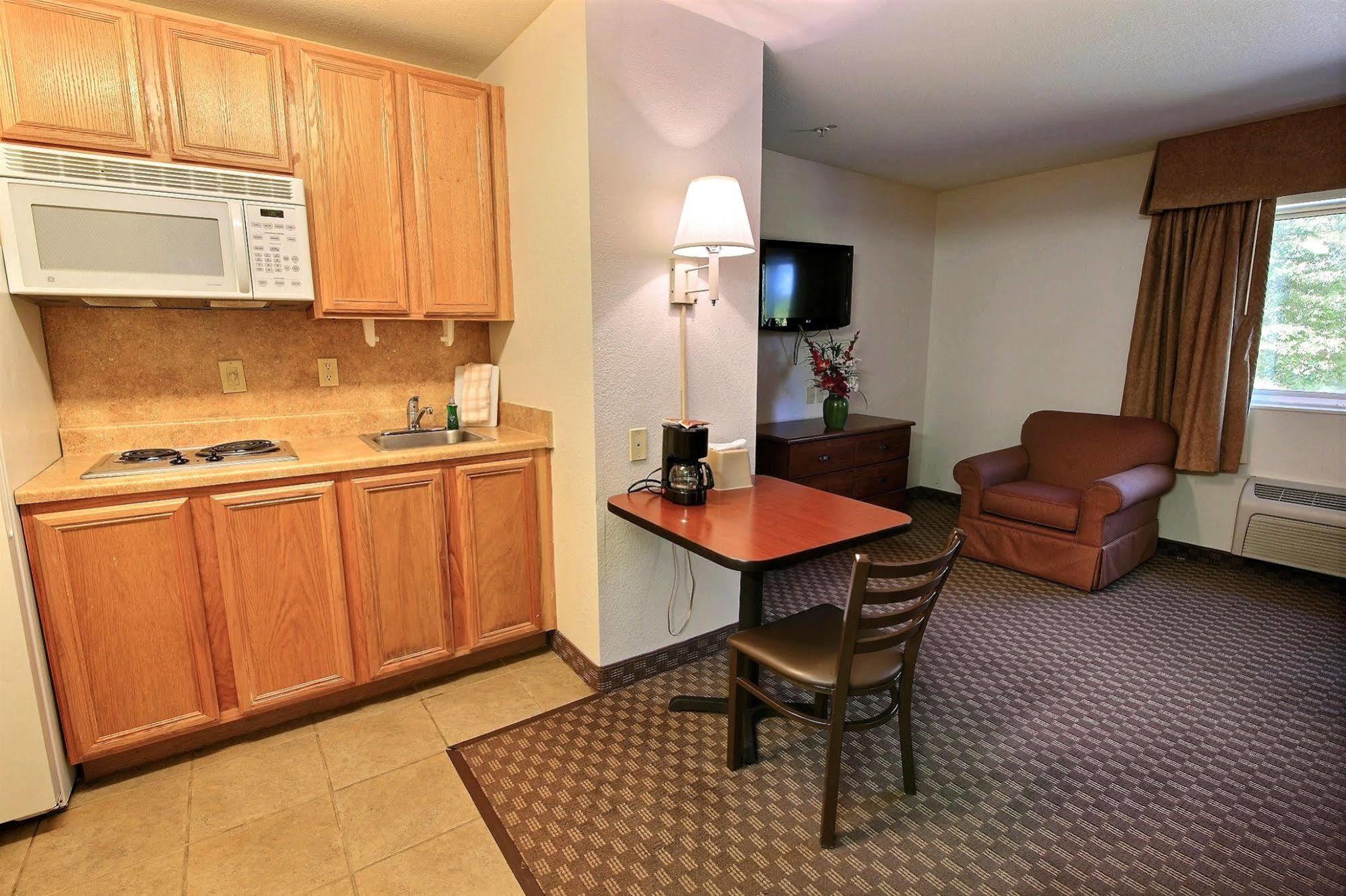 Intown Suites Extended Stay Newport News Va - I-64 Εξωτερικό φωτογραφία