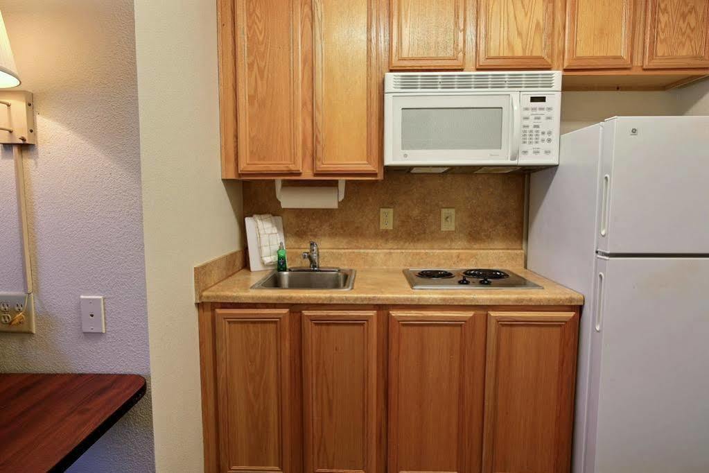 Intown Suites Extended Stay Newport News Va - I-64 Εξωτερικό φωτογραφία
